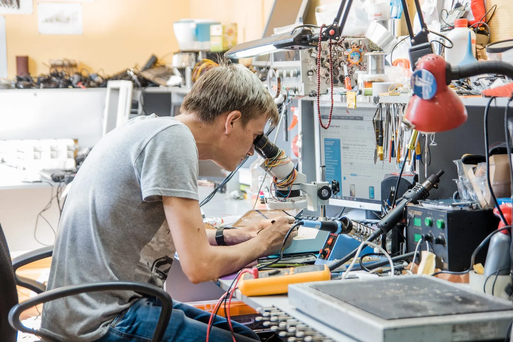 Склад серивсного центра по ремонту Sony изображение 4